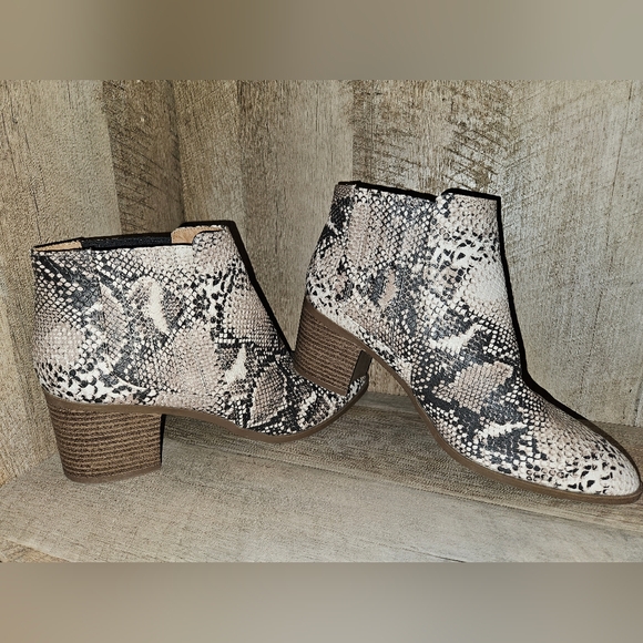 Maurice's Snakeskin boot - Picture 1 of 4